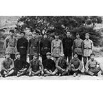 1936年，同參加井岡山斗爭的干部在陜北合影
