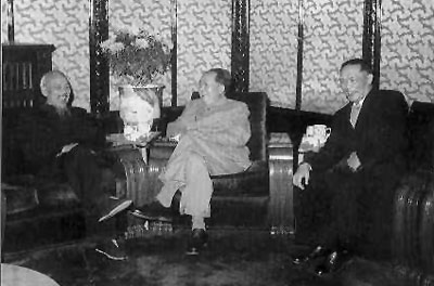 1960年12月3日，毛澤東會見越南民主共和國主席胡志明