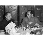 1956年，毛澤東和錢學森親切交談